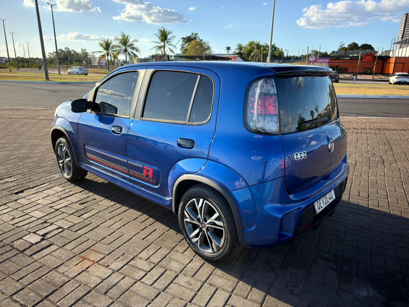 Fiat UNO SPORTING - Foto 1