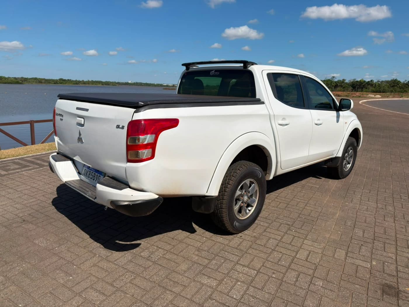 MITSUBISHI L200 SPORT - Foto 3 de 8