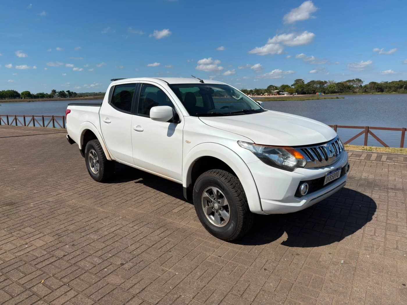 MITSUBISHI L200 SPORT - Foto 2 de 8
